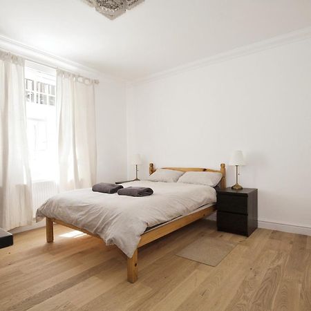Appartamento Well Located South Kensington Flat Londra Esterno foto