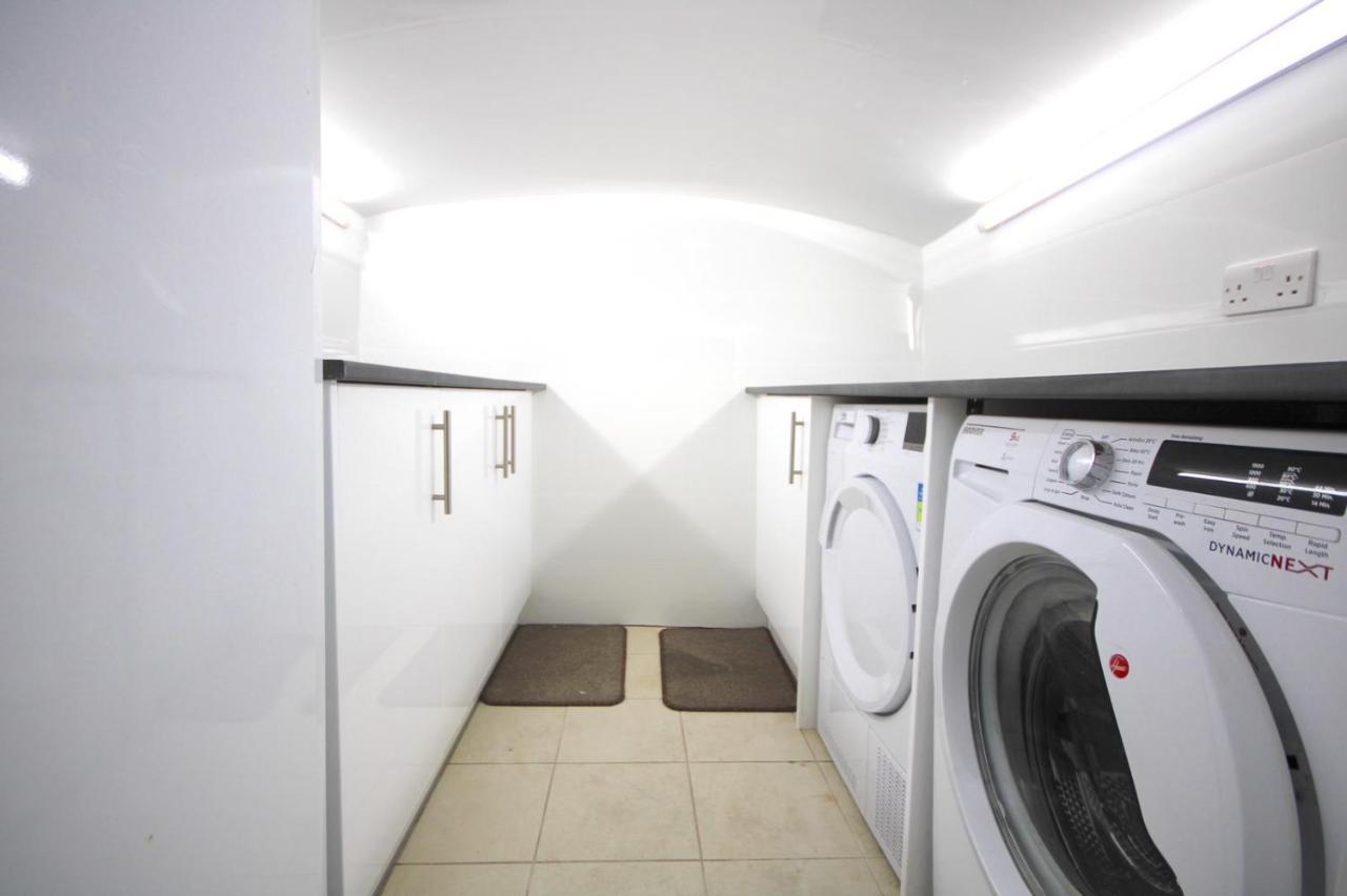 Appartamento Well Located South Kensington Flat Londra Esterno foto